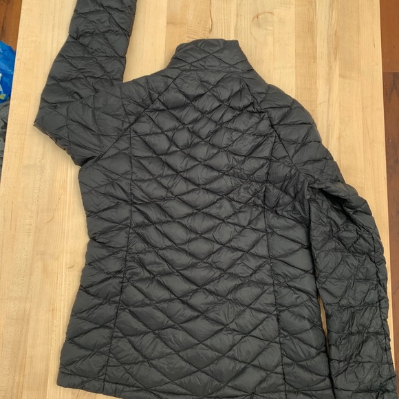 Black puffer jacket - Picture 2 of 3